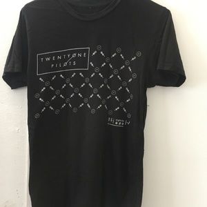 TØP BAND TEE 🎸